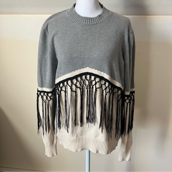 Neiman Marcus Sweaters - Neiman Marcus Gray/Cream Fringe Sweater size Large